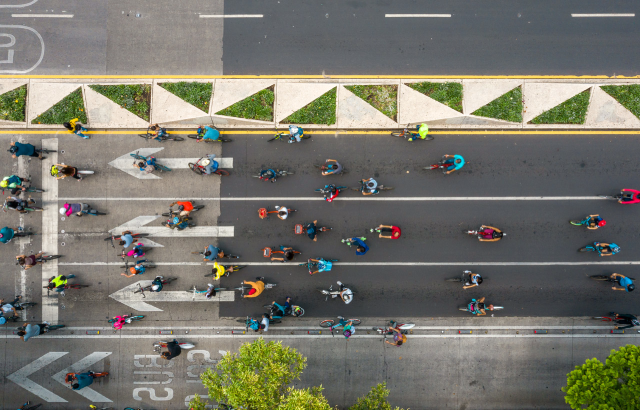 Birdseye view of cyclists 