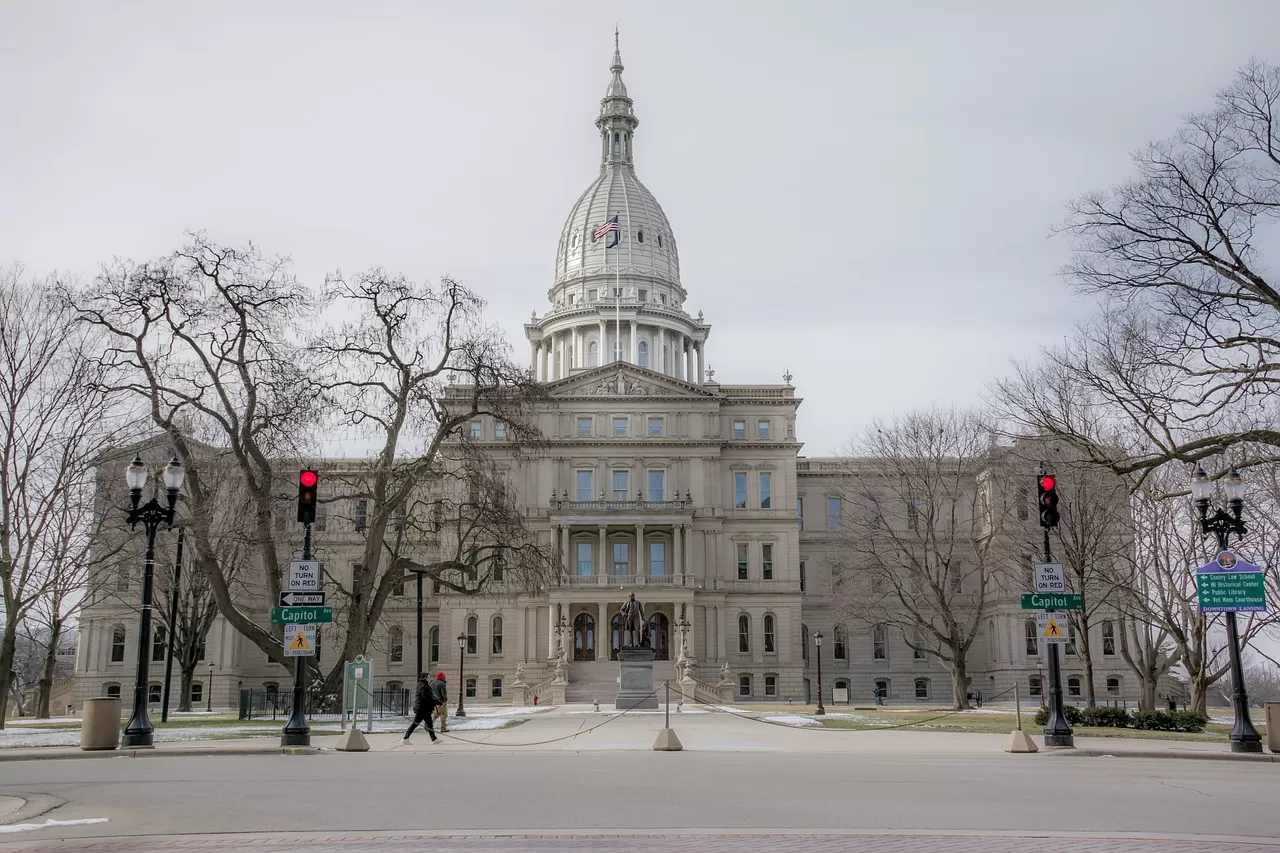 Lansing, MI 1