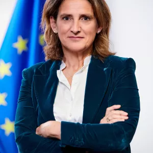 Teresa-Ribera-potrtait-close