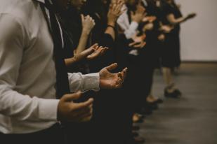 People praying